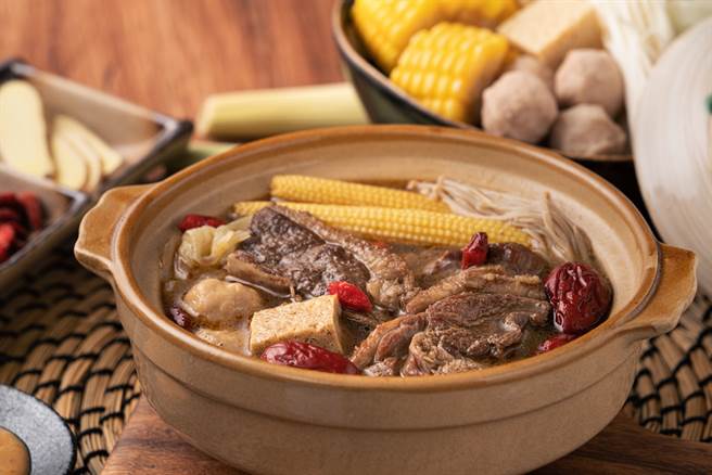 立冬即将到来，意味气温开始下降，不少人靠食物补身体，但并非所有人都适合冬令进补。(示意图/达志影像)