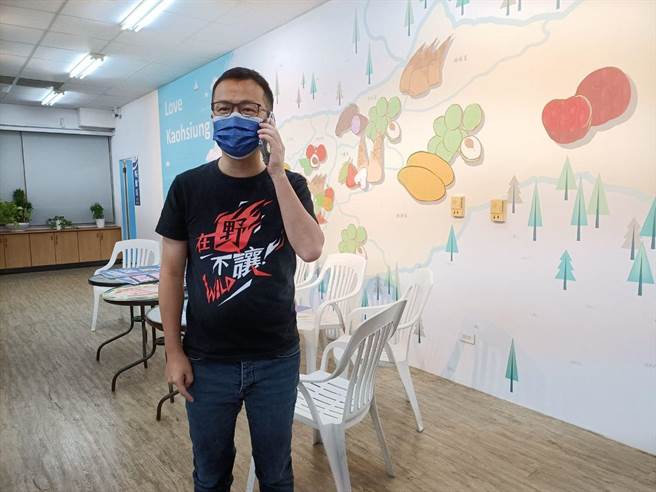 羅智強強調，此次公投，要讓民進黨看見當年夜宿凱道、拚公投的初衷。（袁庭堯攝）