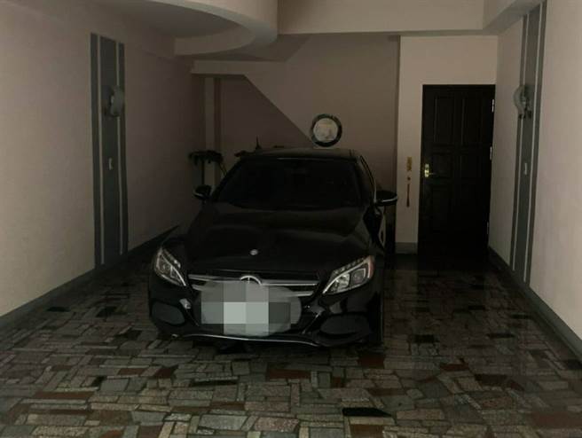 高雄市鼓山区一间摩铁6日中午左右发现一对情侣陈尸浴缸，旅馆方指出，该对情侣5日晚间开车投宿时并无异状。（鼓山分局提供／袁庭尧高雄传真）