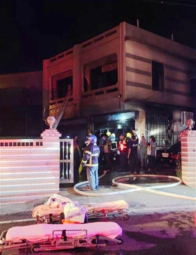 嘉义县东石乡下揖村一处民宅失火，疑似屋主夫妻逃生不及被活活烧死。（读者提供∕吕妍庭嘉义传真）
