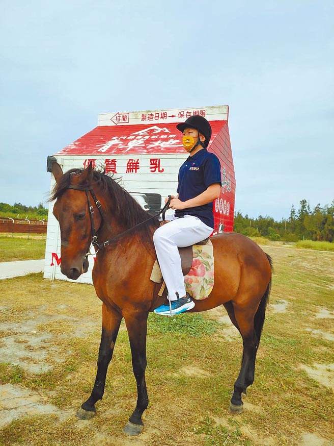 五福旅遊全新推出結合金門馬場騎馬體驗的3日遊程，讓遊客感受不一樣的金門假期。（金門畜產試驗所提供）