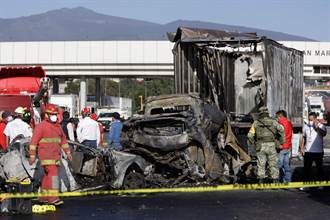 墨西哥高速公路重大車禍 卡車追撞釀19死3傷