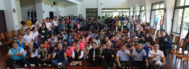 110年花蓮縣縣長盃高爾夫錦標賽大合照。（花蓮高爾夫委員會提供）