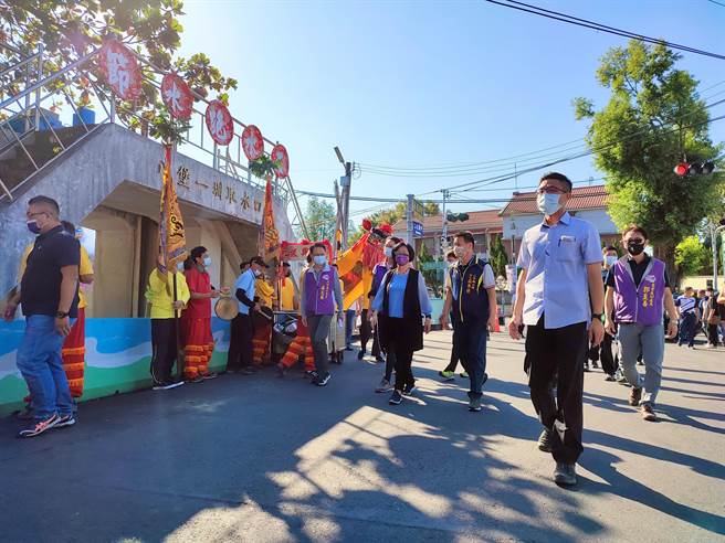 八堡圳在1709年由施世榜筹款开凿，初期引水入圳屡遭失败，相传来有一位老翁来见施世榜，给予水利图说才成功引水。（吴建辉摄）