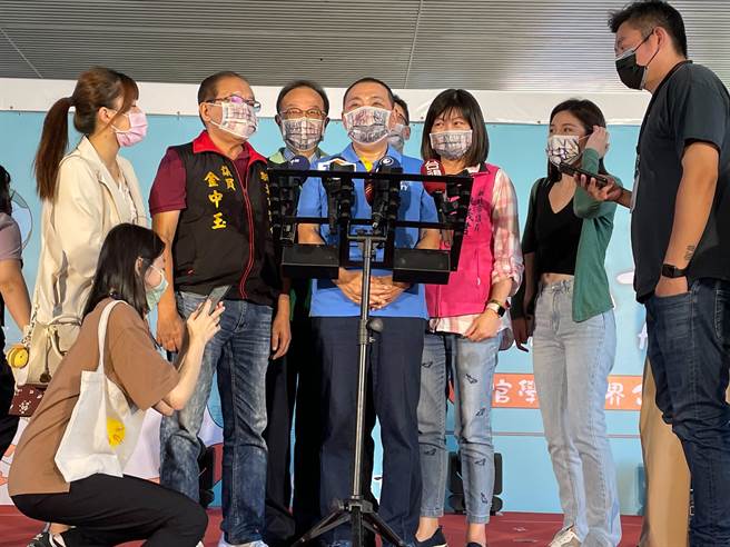 新北市长侯友宜今（7日）则表示，面对核电议题都是採取开放态度，要彼此互相尊重。（叶书宏摄）