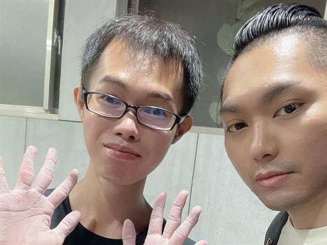 连千毅宣布邓佳华将进军AV界。（图／翻摄自连千毅脸书）
