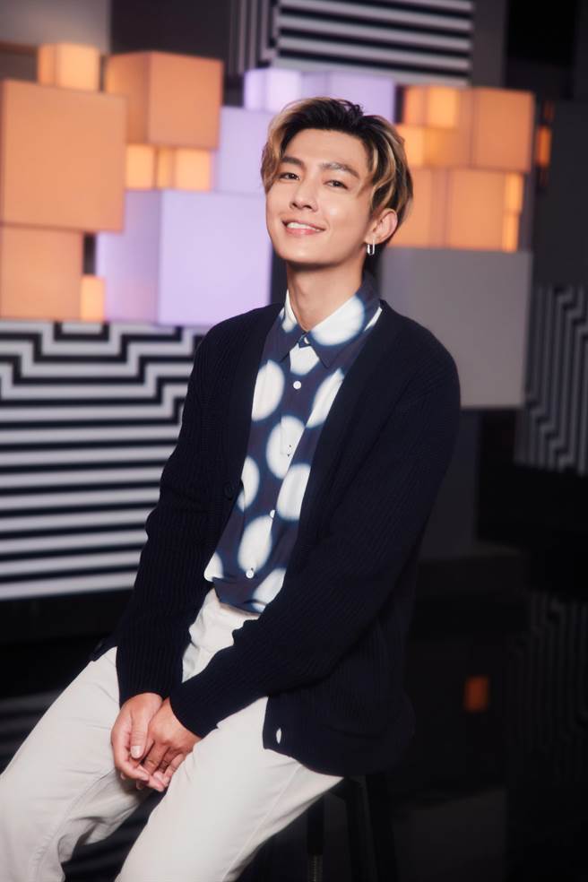 炎亚纶以线上方式访问世界各地的音乐人。（CL Creative＆Entertainment提供）