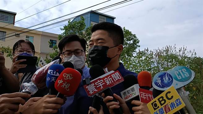 外传前立委顏宽恒6日在沙鹿区三鹿里晚间活动中公开宣布将参选，记者致电顏都未接电话。（陈淑娥摄）