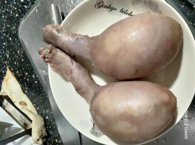 網友收到罕見食材「牛睪丸」，卻被一堆人看成是雞腿。（圖／翻攝臉書社團家常菜）