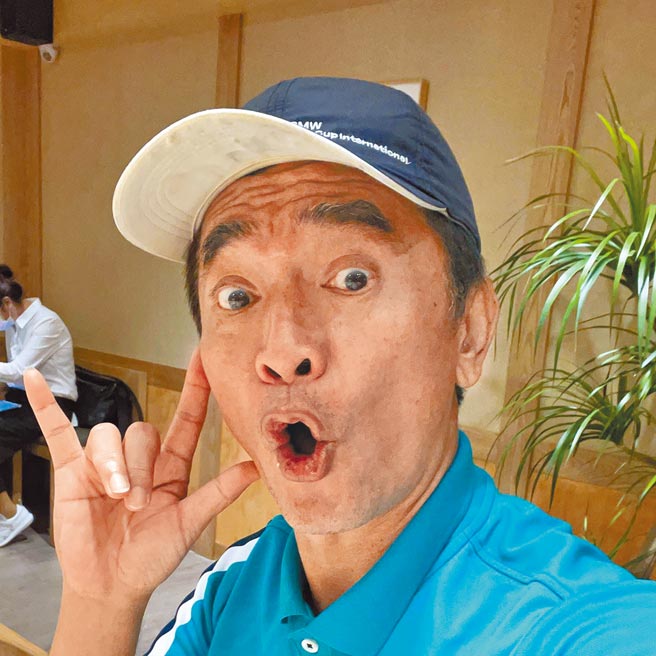 吳宗憲稱10年沒去夜店，6日凌晨去見識一下。（摘自臉書）