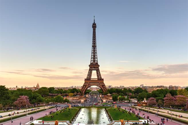 法國將在明年4月舉行總統大選。圖為法國著名地標艾菲爾鐵塔(示意圖/達志影像)