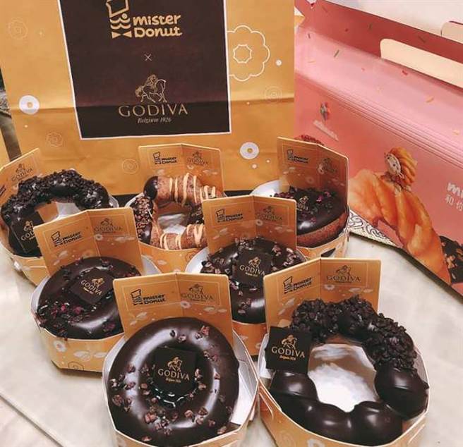 甜甜圈聯名GODIVA 6天秒殺急停售。(翻攝自 Mister Donut 統一多拿滋官方粉絲團臉書留言)
