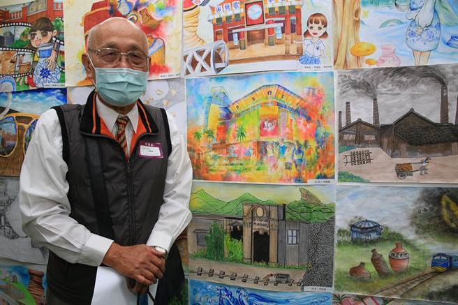 獲得社會組金牌的何振源以鶯歌具歷史意義的謙記商行入畫，盼為老商行留下紀錄。（鶯歌區公所提供）