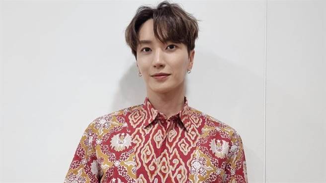 Super Junior（SJ）队长利特日前打完疫苗后出现带状疱疹。（图／IG@xxteukxx）