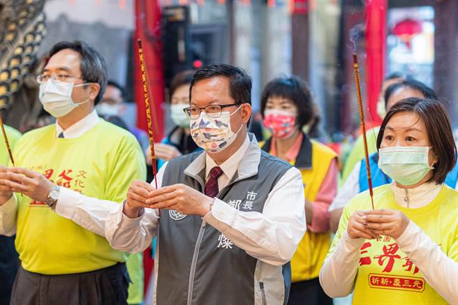 桃园市长郑文灿反批国民党执政只是喊口号，实际做的不多，民进党主打经济发展要全民共享，基本工资年年调高、军公教2次调薪，相信会带动民间调薪趋势。(蔡依珍摄)