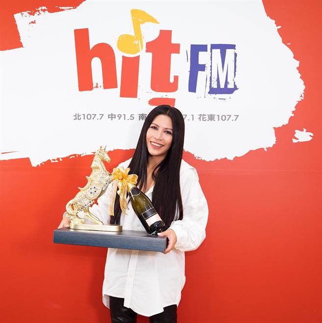 艾怡良日前上电台节目受访。（Hit Fm提供）