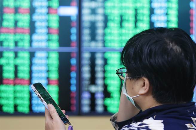 谢金河爆料联电被恶意放空百万张，引起网友们热议。（图／报系资料照）