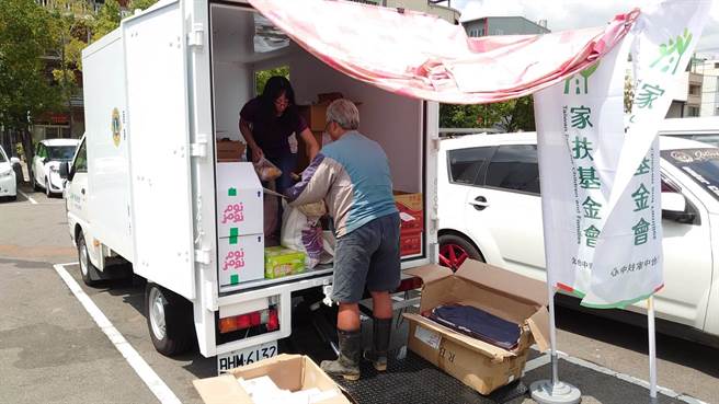 神冈狮子会募集15万8000元，8日举行捐赠仪式。（北台中家扶中心提供／陈淑娥台中传真）