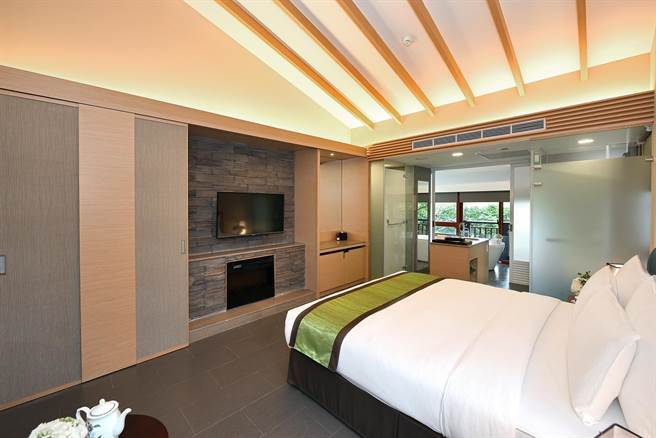 福容大饭店福隆店是配合新北加倍券旅宿业者，并获今年度新北市优良旅馆，民眾消费单笔消费满300元可参加新北加码抽活动。（新北市观旅局提供）