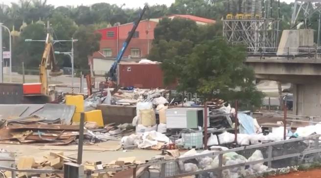 林口阿姨陈情违法资收场罚不怕 侯友宜：强拆并送法办。（蔡淑君提供）