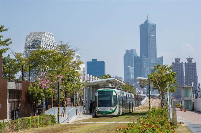 一名女网友透露，自己曾经久居的城市多达5个，包括台北、台中、高雄、纽约及芝加哥，其中最喜欢的是高雄，好奇问广大的乡民，没想到多数人也都喜欢高雄，其次则是台北。（图／示意图，达志影像）