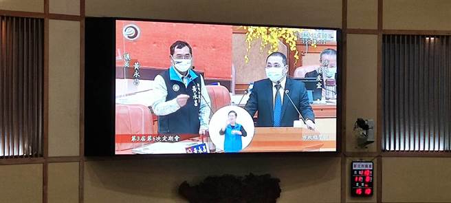 新北市议员黄永昌今在总质询询问，新北配合中央发展再生能源政策目前办理进度，新北市长侯友宜呼吁中央在能源配比上要好好思考。（陈慰慈摄）