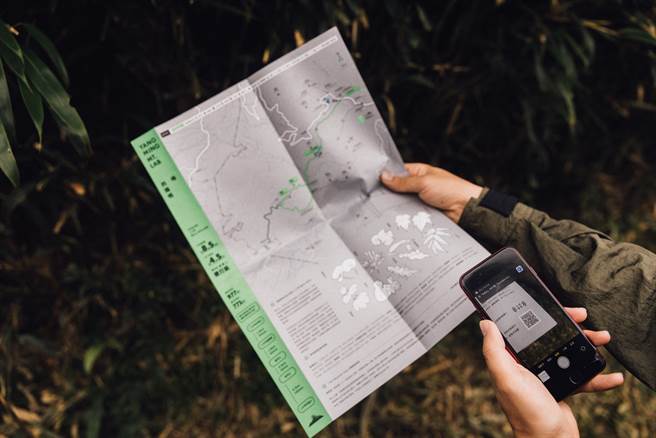 透過網站、隨身地圖等載體做指引，達成休憩場域指標的減化，是未來戶外休憩場域指標系統設計值得思考的方向。（攝影／林冠良）