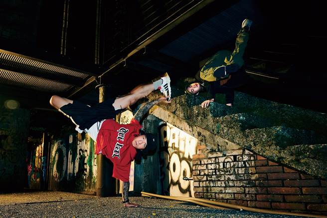 霹雳舞者每一个完美的动作皆经长年累月的苦练。（摄影／陈冠凯）