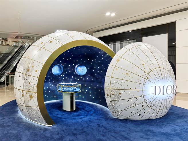 DIOR在台北101一楼打造Lucky Charms快闪店，如一个微型小宇宙。（DIOR提供）