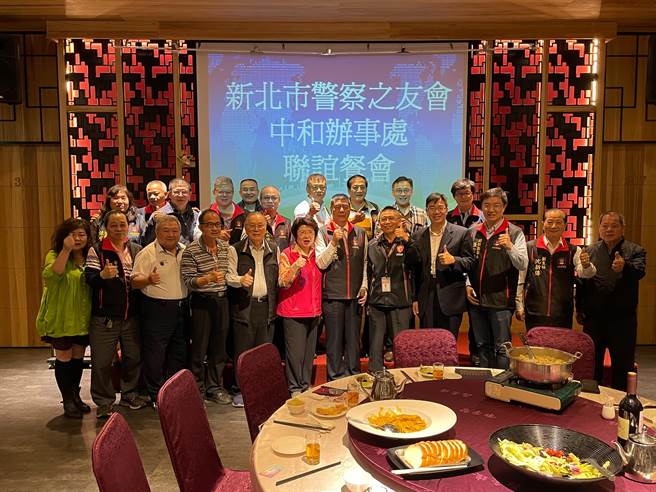 微星科技协理简文哲加入新北市警察之友会中和办事处，一起当警察坚强后盾。（叶书宏摄）