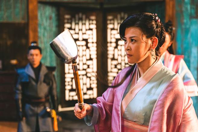 方馨在《孟婆客栈》饰演厨娘玲珑。（民视提供）