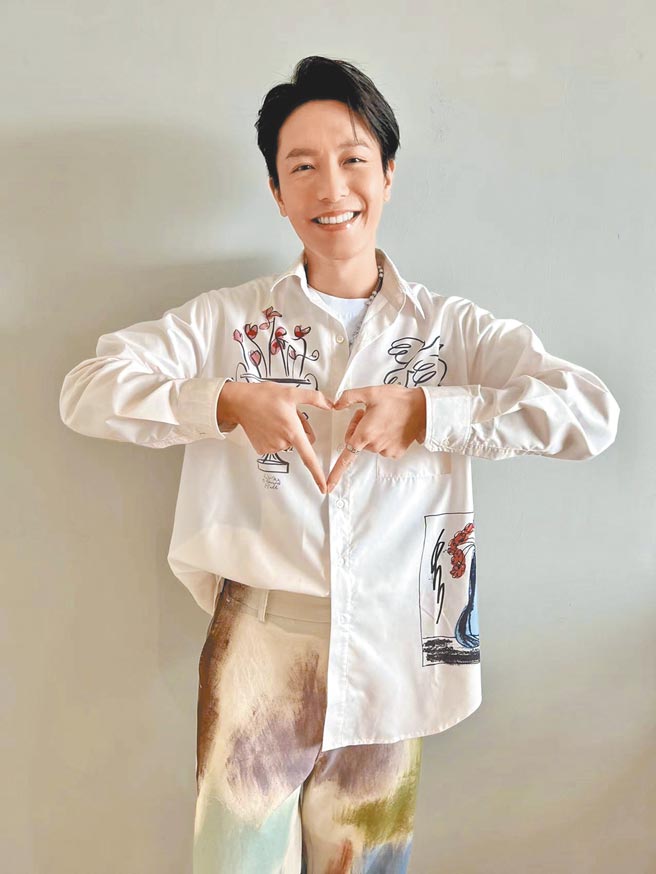 韋禮安昨透過視訊分享創作故事。（索尼音樂提供）