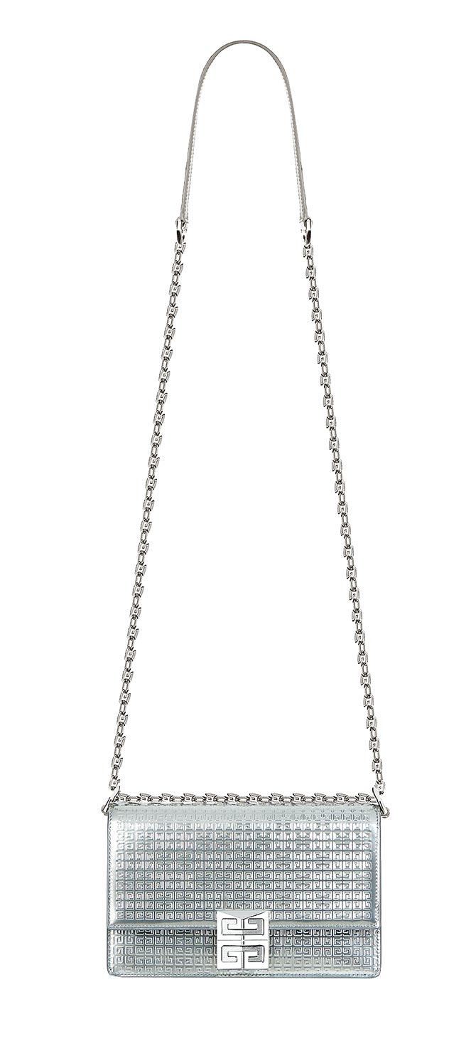 Givenchy在秋冬之际也推出不少闪亮色系包款。（Givenchy提供）