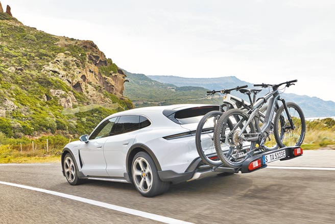 PORSCHE纯电跨界猎跑Taycan Cross Turismo。（PORSCHE提供）