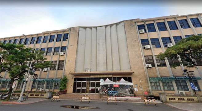 法院常引用兩公約作為不判死刑的理由，被害人家屬質疑與執政當局的廢死態度有關，圖為高院刑事庭大廈。（圖／翻攝自google map）