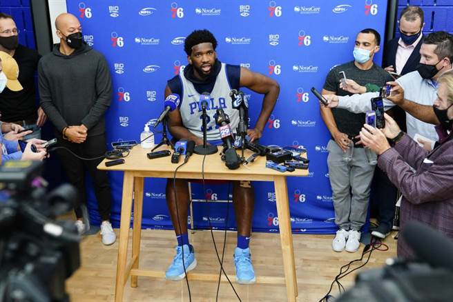 七六人中锋恩比德确诊新冠肺炎，成为队上遭隔离的第4人。（美联社资料照）