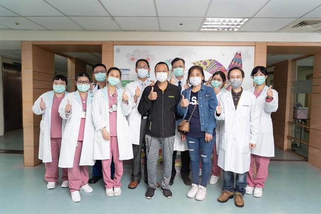 從鬼門關前搶回一命，患者莊先生感謝光田綜合醫院醫療團隊的全力搶救。（陳淑娥攝）