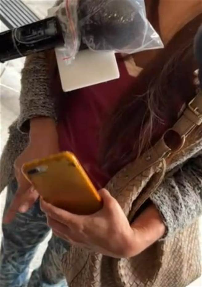 林姓單親媽媽今日受訪（翻攝照片／戴上容新北傳真）