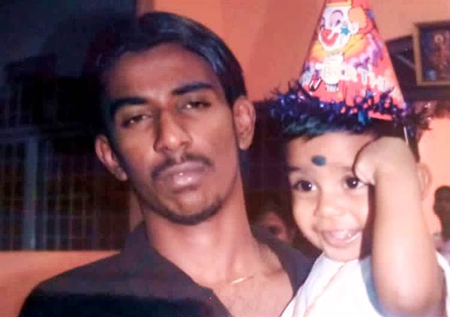 33歲馬來西亞男子納嘉恩德蘭（Nagaenthran Dharmalingam）因販毒，原訂10日將被新加坡執行死刑，近期他以「智商不到70」為由上訴遭到駁回，不過星國法院同意暫緩行刑。（圖／路透社）