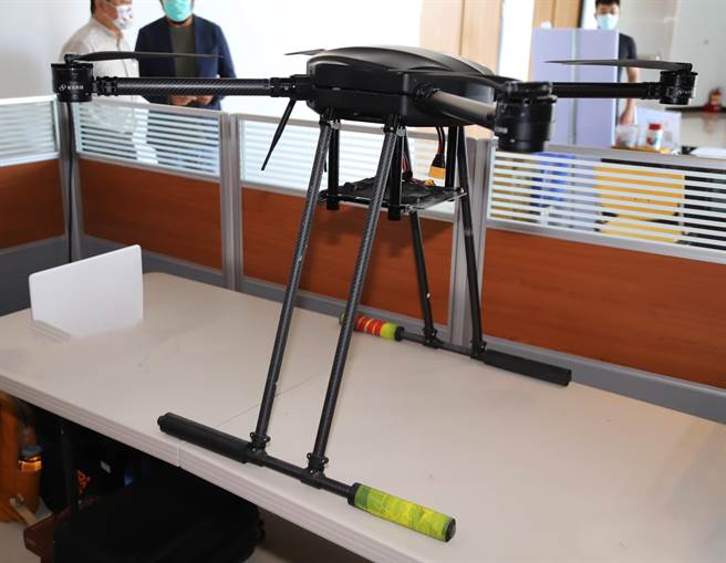 嘉義縣成立智慧農業跨域整合平台，今宣布啓動「智慧農業推動計畫」，希望導入大數據，補助設備經費，幫助農漁民省工、省成本。（呂妍庭攝）