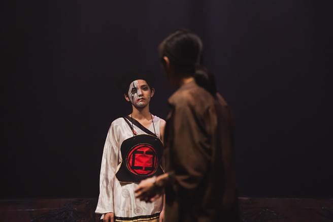 树德科大表演艺术系「第12届艺动城堡」毕业展《孤魂之夜》剧照。（树德科大提供／林瑞益高雄传真）