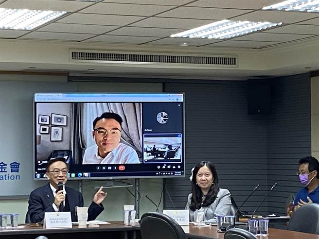 国家政策研究基金会今(9)日下午召开《COP26的气候承诺与因应》台北-格拉斯哥视讯会议。（李柏澔摄）