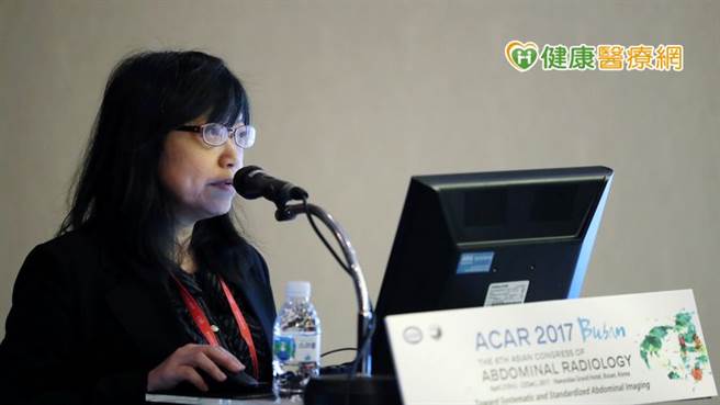 磁振造影精准的特性不仅用于定位肿瘤位置，王俐人教授指出，还有助于进行病理切片时更加准确，让病人免于承受反覆手术的风险。(图/健康医疗网提供)