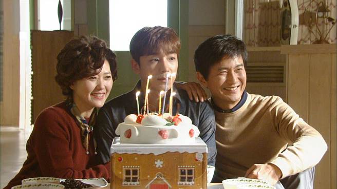 《金家饺子馆》亲情为主轴，没有血缘关系也能成为一家人。（中天娱乐台提供）