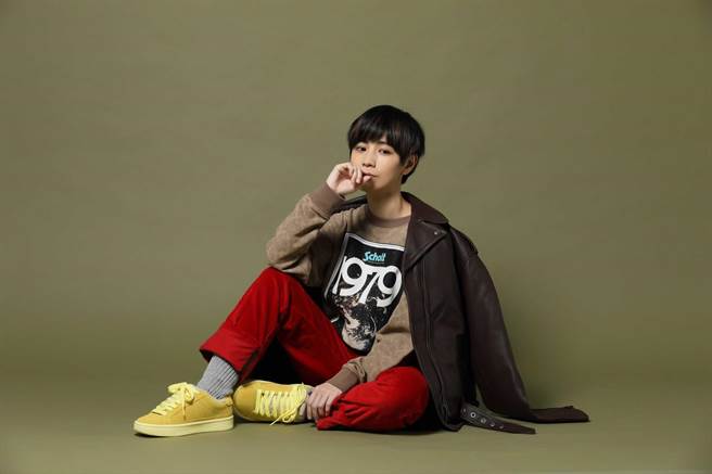 魏嘉莹挥剑当运动、自煮黑暗料理。（石智中摄）