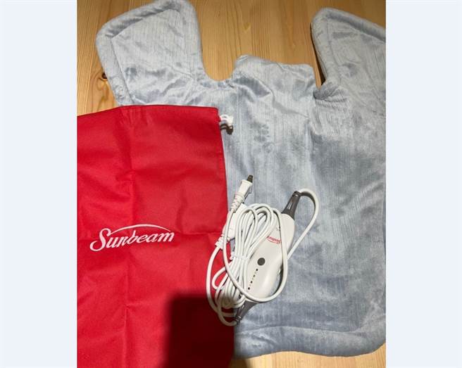 网友PO出一款好市多的「御寒神物」，直呼比暖暖包还强。(图/截自Costco好市多 商品经验老实说)