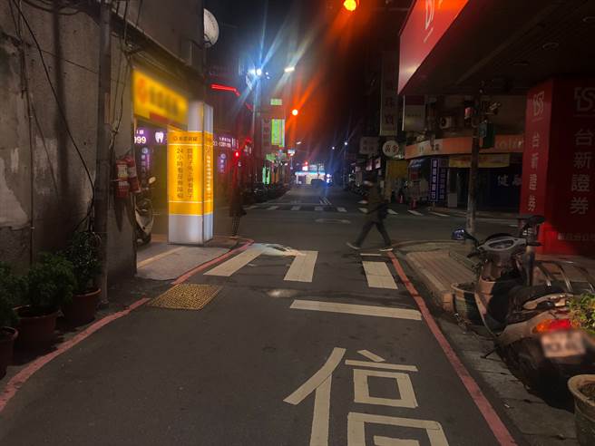 新北市新莊區9日晚間9時許發生砍人事件，一名林姓女子臀部中刀，緊急送醫治療。（民眾提供）