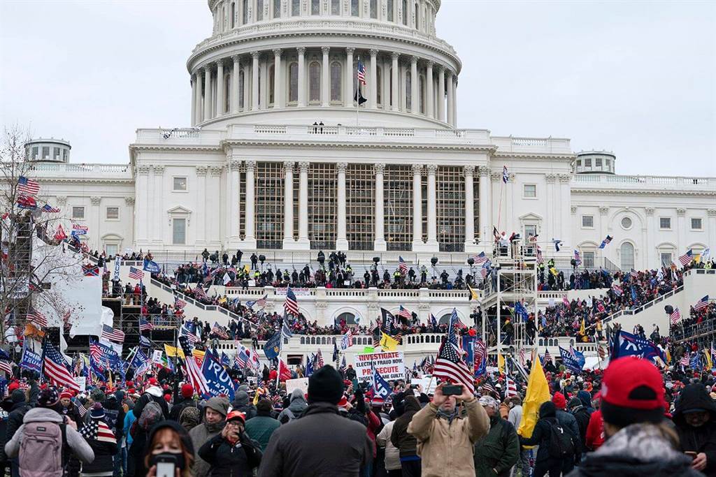 美国联邦法院表示，1月6日的国会暴动事件，政府不能以保密为由回避调查。图/美联社(photo:ChinaTimes)