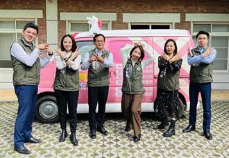 民進黨新竹市議會黨團宣傳四大公投 小粉紅胖卡超吸睛