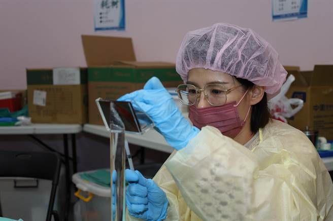 大安醫院自創精準抽藥台，可增加施打人數，為客家打法2.0版。（縣府提供／莊旻靜新竹傳真）